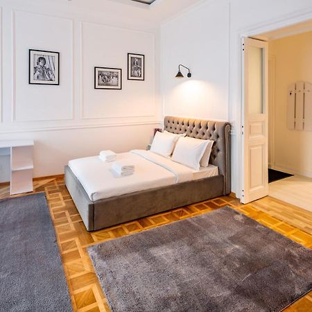Alfa Apartments Grushevskoho 7 リヴィウ エクステリア 写真