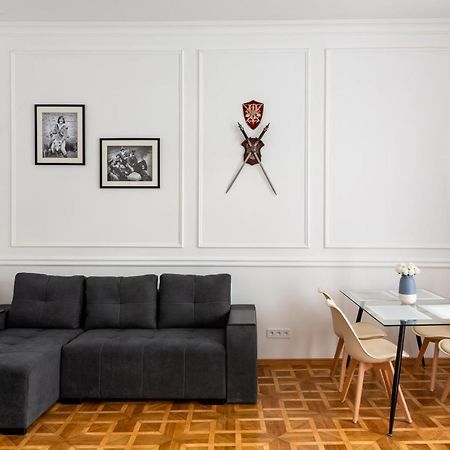 Alfa Apartments Grushevskoho 7 リヴィウ エクステリア 写真