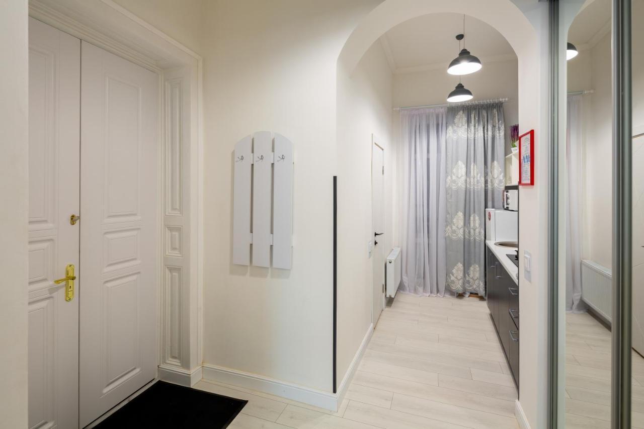 Alfa Apartments Grushevskoho 7 リヴィウ エクステリア 写真
